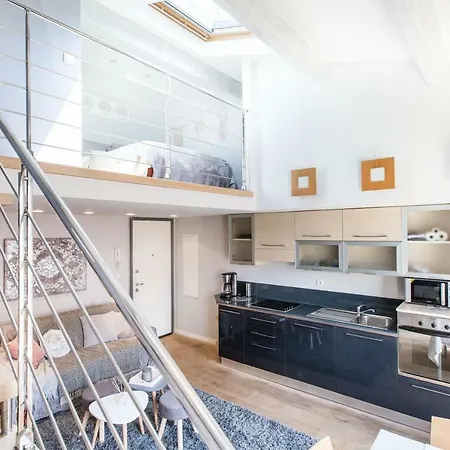 Vieil / Centre Avec Balcon. L'appt Ideal! Appartement
